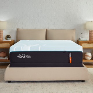 Tempurpedic LuxeAdapt | Firm